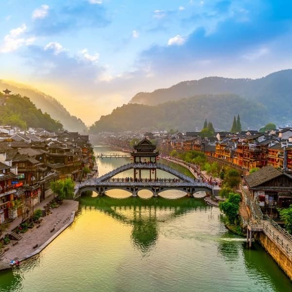 TRUNG QUỐC: PHƯỢNG HOÀNG CỔ TRẤN - THẤT TINH SƠN 5N4Đ