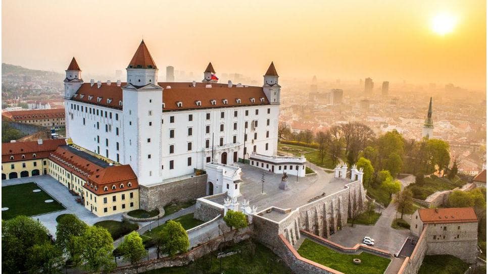 Lâu đài Bratislava