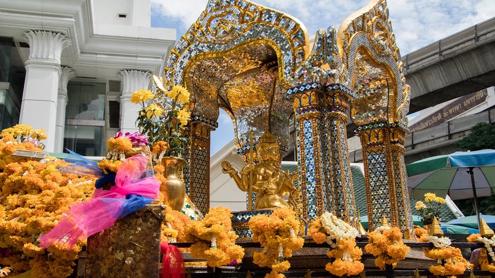 Tượng Phật Bốn Mặt