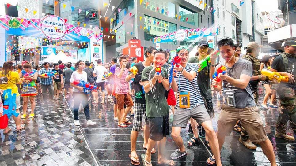 Lễ hội té nước Songkran