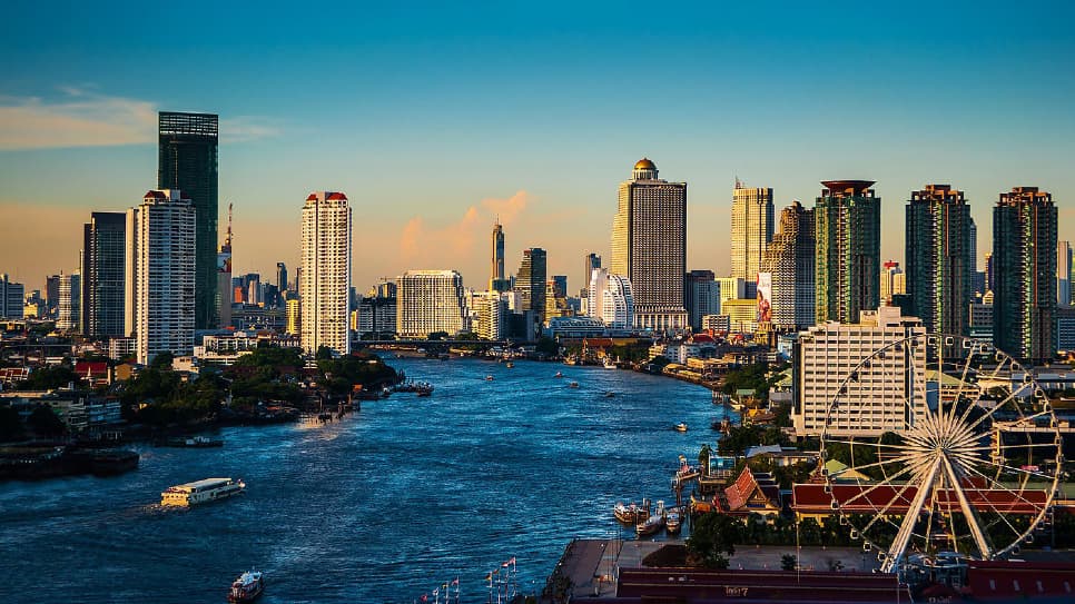 Dạo thuyền sông Chao Phraya xem hiện tượng cá nổi
