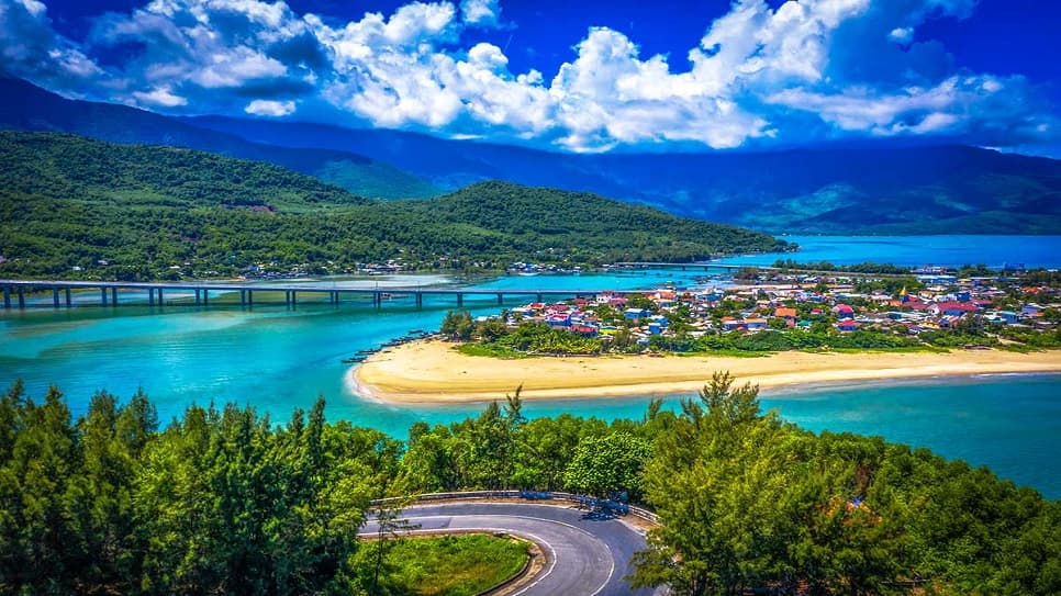 Vịnh Lăng Cô