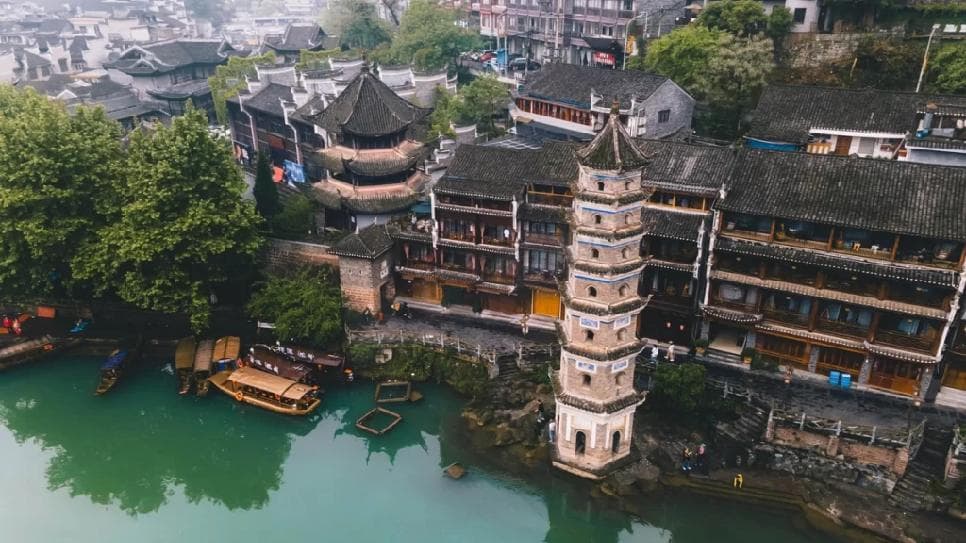 Thành lầu Đông Môn