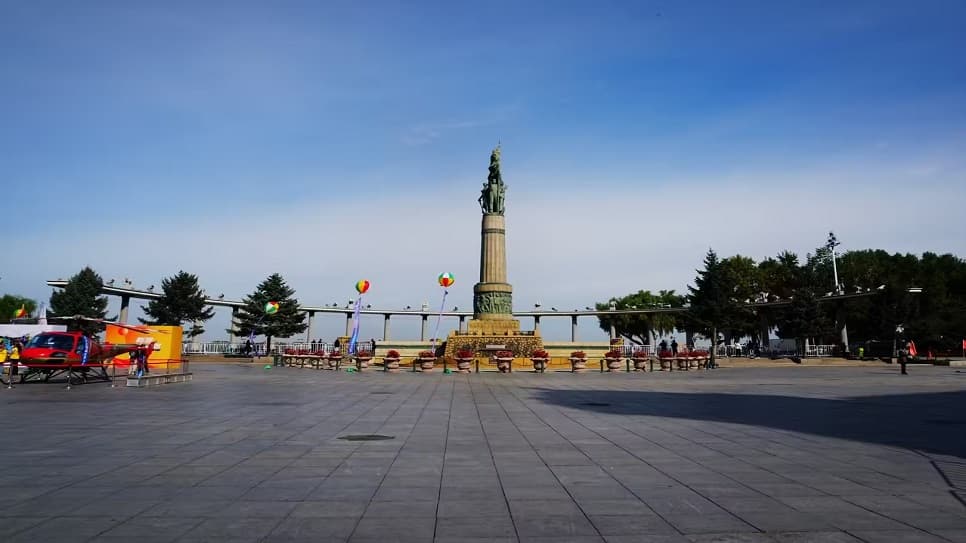 Tháp kỷ niệm chống lũ